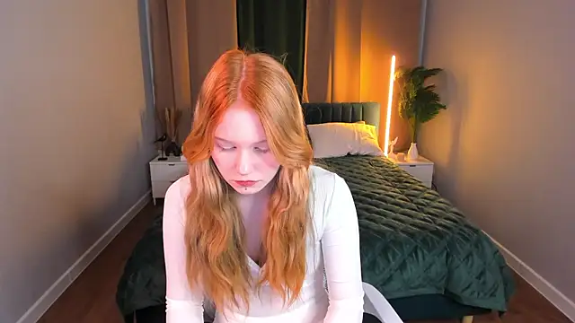 Julia Anis online show from 02.13.26