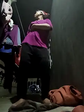 Snapshot of Ami-su chatting on 02.17.26 Ami-su online show from 02.17.26