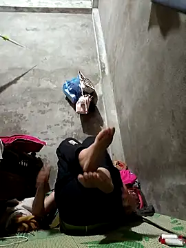 Snapshot of Ami-su chatting on 02.22.26 Ami-su online show from 02.22.26