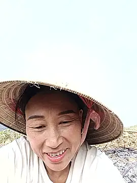 Snapshot of Ami-su chatting on 03.02.26 Ami-su online show from 03.02.26