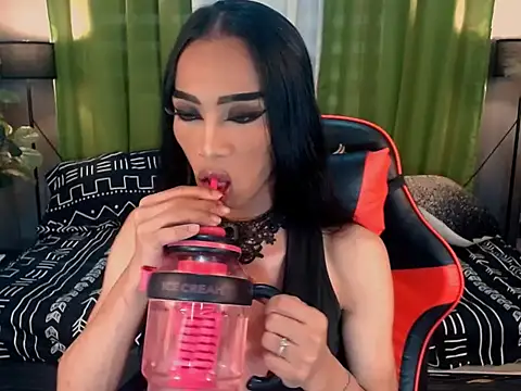 Snapshot of VeshtidaTS chatting on 02.08.26 VeshtidaTS online show from 02.08.26