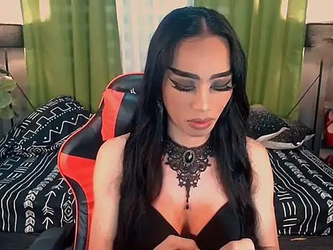 Snapshot of VeshtidaTS chatting on 02.11.26 VeshtidaTS online show from 02.11.26