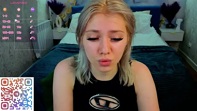 Snapshot of Kate_Krose chatting on 04.28.26 Kate Krose online show from 04.28.26