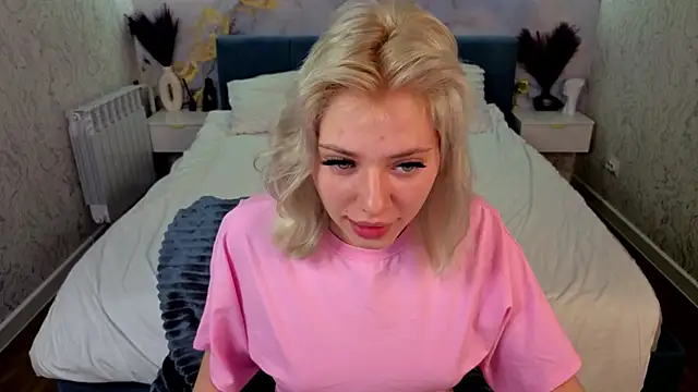 Snapshot of Kate_Krose chatting on 05.09.26 Kate Krose online show from 05.09.26
