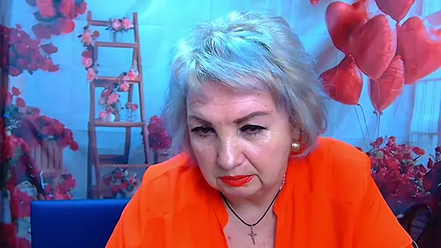 Snapshot of RenataDaster chatting on 04.22.26 RenataDaster online show from 04.22.26