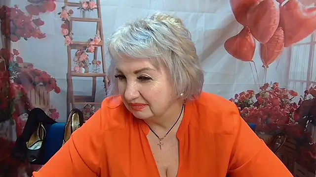 Snapshot of RenataDaster chatting on 04.22.26 RenataDaster online show from 04.22.26