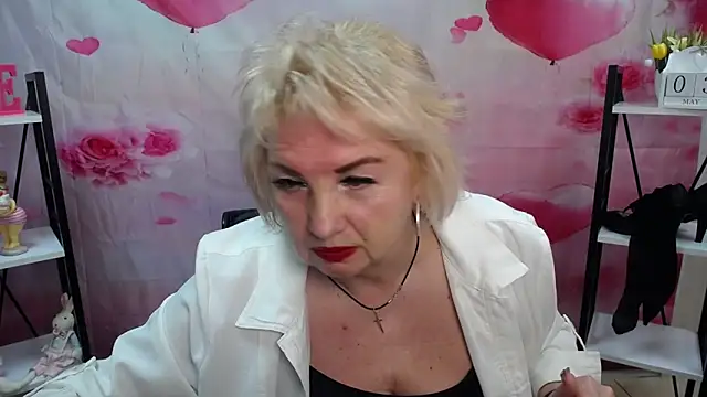 Snapshot of RenataDaster chatting on 05.05.26 RenataDaster online show from 05.05.26