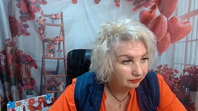 Snapshot of RenataDaster chatting on 05.16.26 RenataDaster online show from 05.16.26