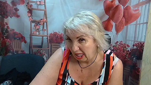 Snapshot of RenataDaster chatting on 05.26.26 RenataDaster online show from 05.26.26