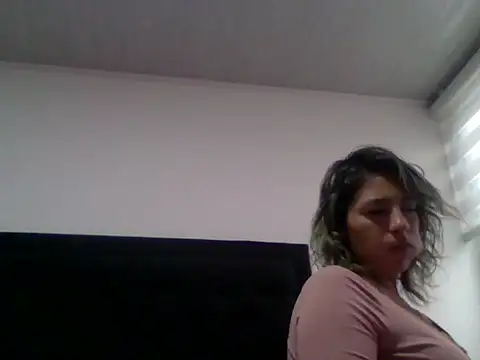 Snapshot of Ambar_Cortes chatting on 03.04.26 Ambar Cortes online show from 03.04.26