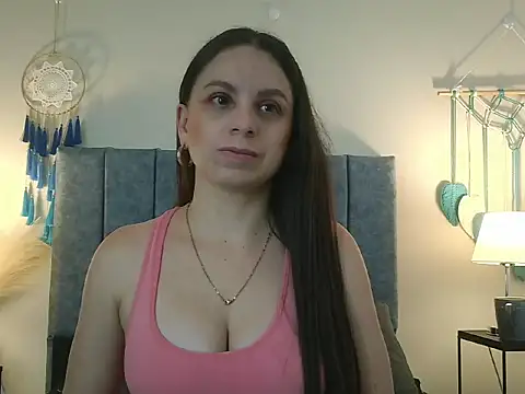 Snapshot of NatalyGuzman26 chatting on 02.26.26 NatalyGuzman26 online show from 02.26.26