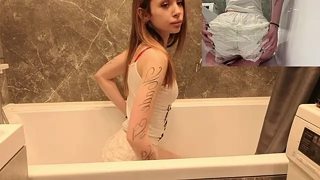 Snapshot of CarmenScott chatting on 02.25.26 CarmenScott online show from 02.25.26