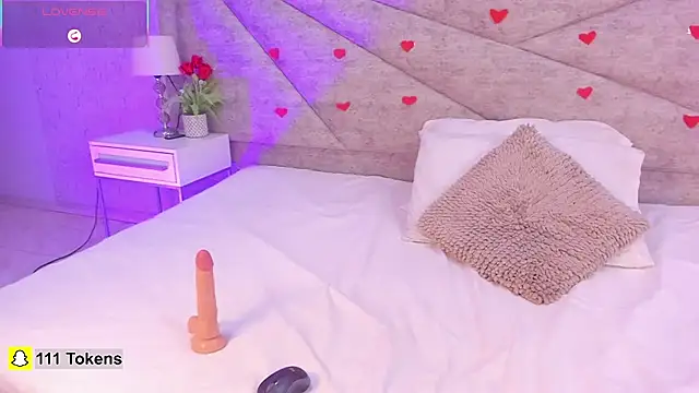 Snapshot of Sara_Rossi__ chatting on 02.17.26 Sara Rossi online show from 02.17.26