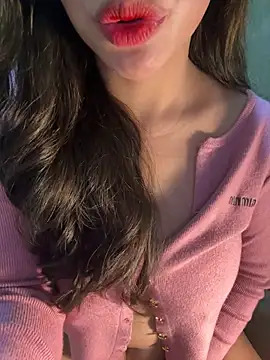 Snapshot of QuynhAnh_2k1 chatting on 02.06.26 QuynhAnh 2k1 online show from 02.06.26