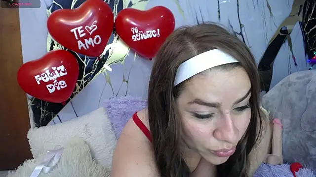 Snapshot of Alison-mar chatting on 02.14.26 Alison-mar online show from 02.14.26