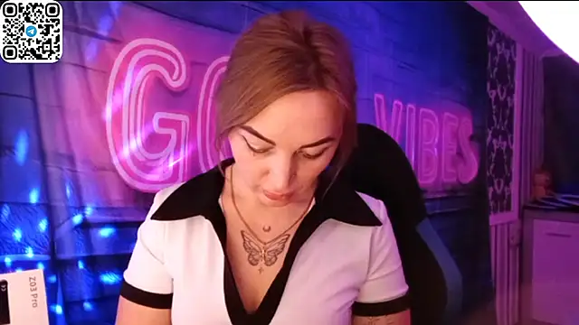 Snapshot of Vellora_ chatting on 02.21.26 Vellora online show from 02.21.26