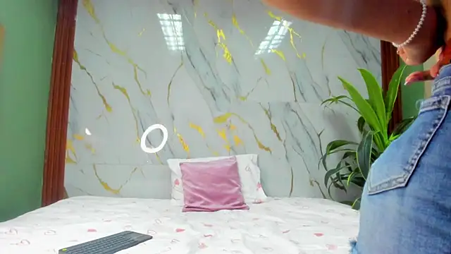 Amanda Rossi online show from 03.17.26