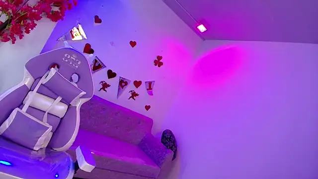 Snapshot of Maddie_T18 chatting on 02.21.26 Maddie T18 online show from 02.21.26