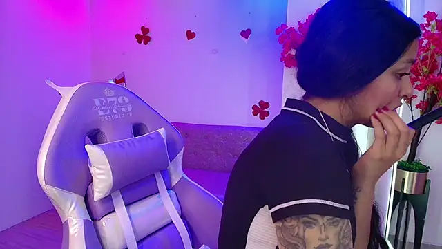 Snapshot of Maddie_T18 chatting on 02.25.26 Maddie T18 online show from 02.25.26