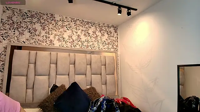 Snapshot of Emily__Cute__ chatting on 02.26.26 Emily Cute online show from 02.26.26