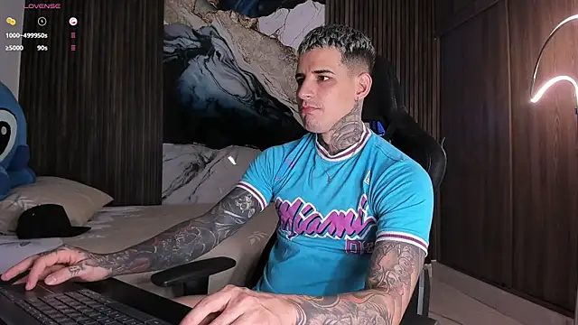 Snapshot of trisstann_ chatting on 03.03.26 trisstann online show from 03.03.26