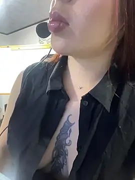 Snapshot of Sweet_bellaa_ chatting on 04.30.26 Sweet bellaa online show from 04.30.26