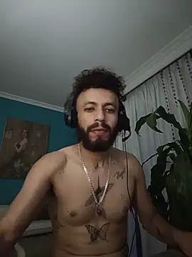 Snapshot of kauzZhomi chatting on 02.17.26 kauzZhomi online show from 02.17.26