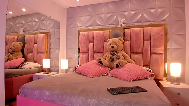 Snapshot of Paris_Velvet chatting on 02.09.26 Paris Velvet online show from 02.09.26