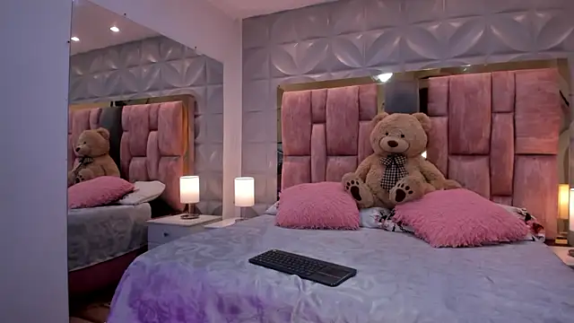 Paris Velvet online show from 03.03.26