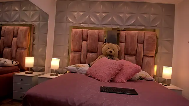 Paris Velvet online show from 03.27.26