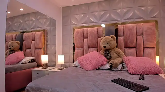 Paris Velvet online show from 04.07.26