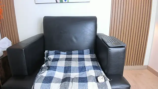 Lia Nova online show from 04.15.26