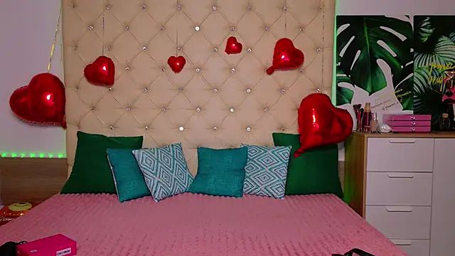 Snapshot of AwaMax chatting on 02.19.26 AwaMax online show from 02.19.26