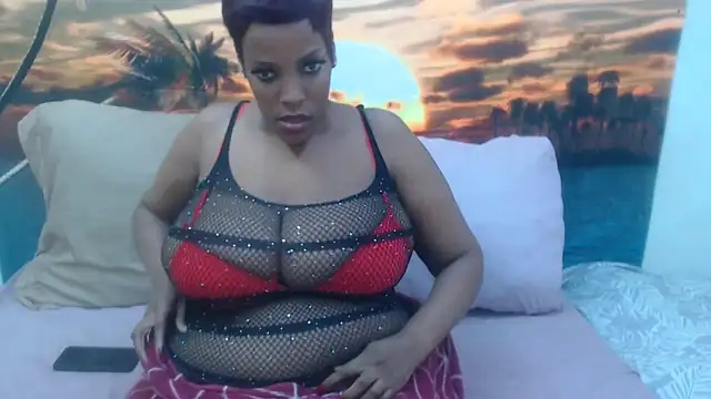Snapshot of ThickandTallXX chatting on 05.07.26 ThickandTallXX online show from 05.07.26