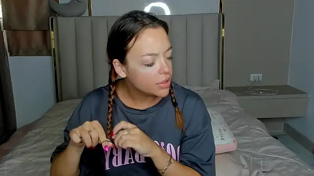 Snapshot of stellaa_quenn chatting on 04.21.26 stellaa quenn online show from 04.21.26