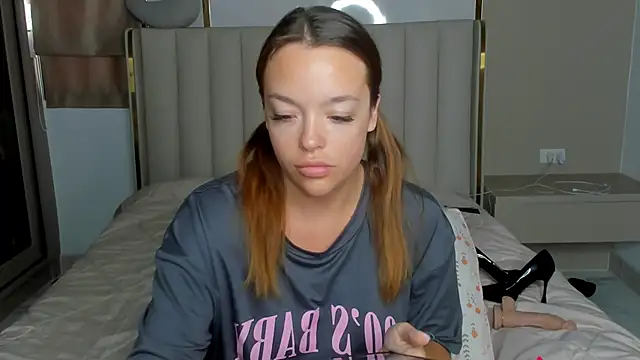 Snapshot of stellaa_quenn chatting on 04.26.26 stellaa quenn online show from 04.26.26