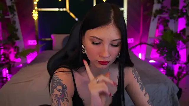 LunaaMay online show from 02.17.26