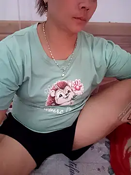 Snapshot of neyney110 chatting on 04.13.26 neyney110 online show from 04.13.26