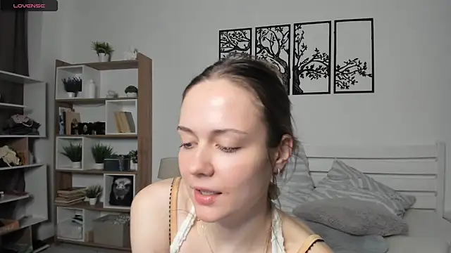 Snapshot of MalvinaTrafford chatting on 02.01.26 MalvinaTrafford online show from 02.01.26