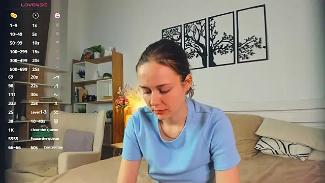 Snapshot of MalvinaTrafford chatting on 04.19.26 MalvinaTrafford online show from 04.19.26