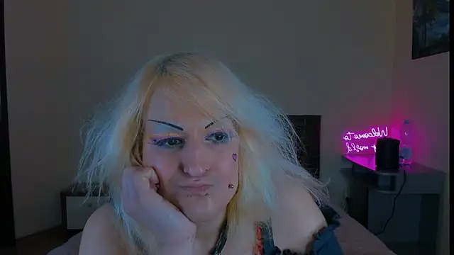 hannah kitty punk online show from 04.11.26