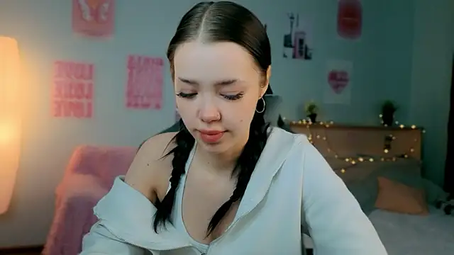 Snapshot of Vexnexe chatting on 02.02.26 Vexnexe online show from 02.02.26