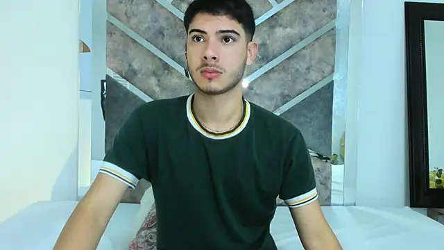 Snapshot of Apolo_Gray chatting on 02.04.26 Apolo Gray online show from 02.04.26