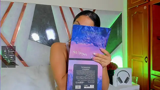 Snapshot of isa_kolins chatting on 02.19.26 isa kolins online show from 02.19.26