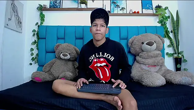 Stephen Angel online show from 02.05.26