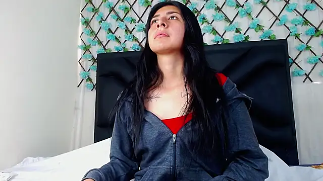 Snapshot of EmmaWilliamss4 chatting on 02.12.26 EmmaWilliamss4 online show from 02.12.26