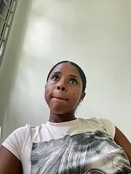 LIA PARKERR online show from 04.14.26