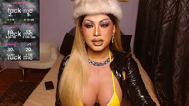 Snapshot of YourRealMistressMeduza chatting on 07.11.26 YourRealMistressMeduza online show from 07.11.26