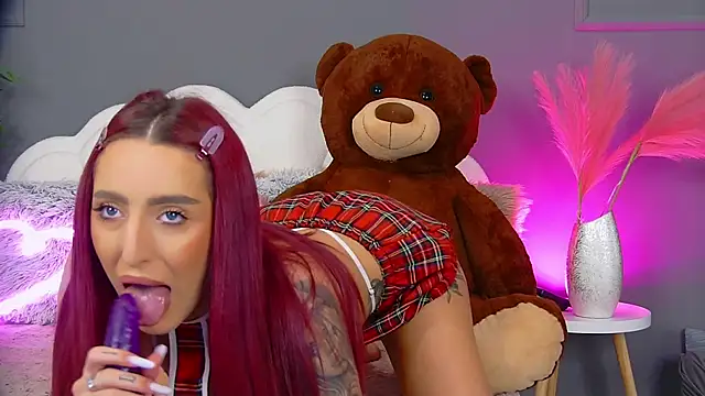 CrystalRedd online show from 04.06.26