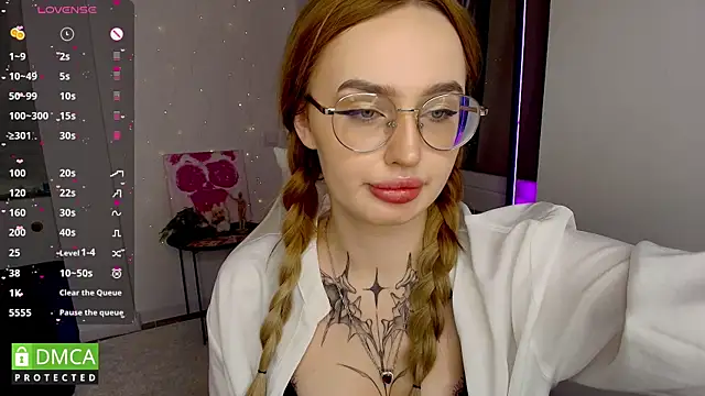 Snapshot of AdeLuna chatting on 07.02.26 AdeLuna online show from 07.02.26